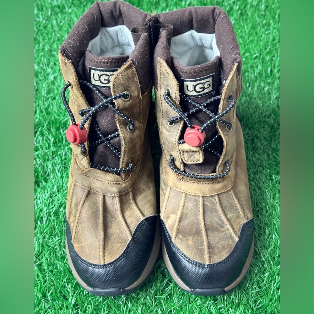 [1112247k-Wal] Ugg Turlock Leather Weather Walnut Pre-School